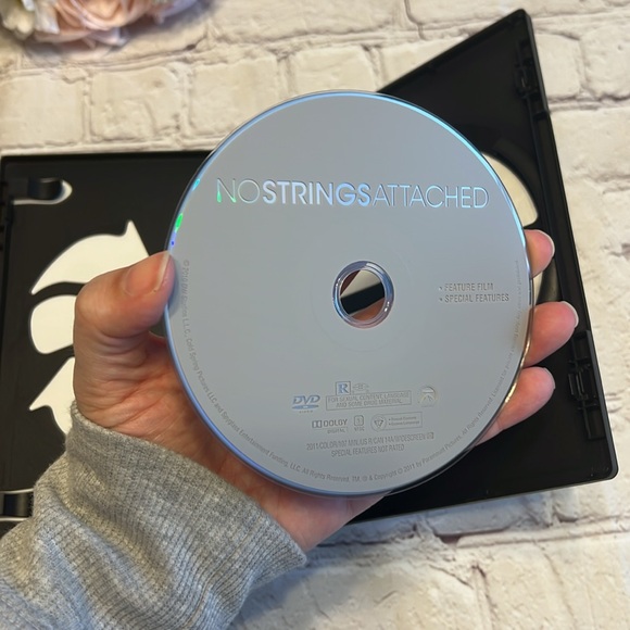 No Strings Attached DVD - Picture 3 of 4